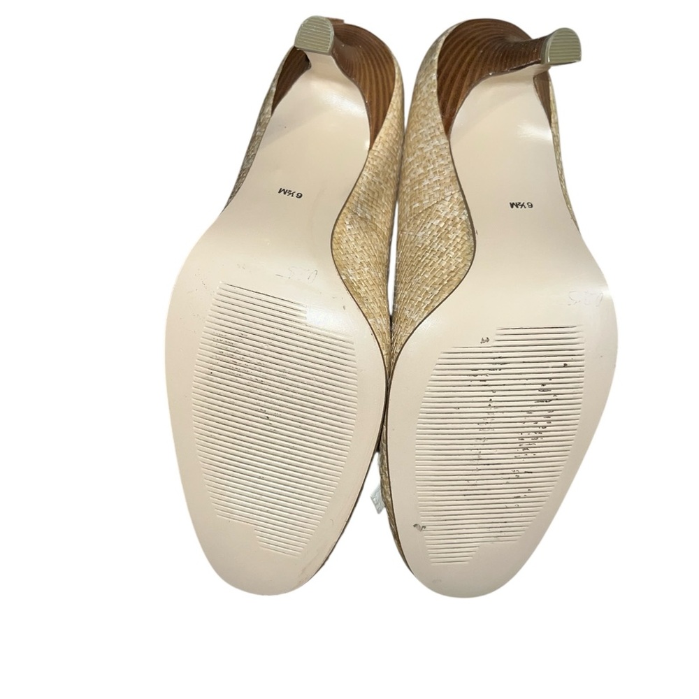 Amanda Smith adorable wicker look weaved heels with white bow and trim. - Picture 11 of 11